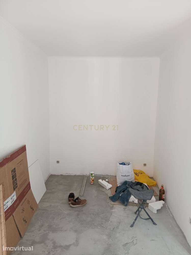 Moradia T2 Renovada em Valada – Conforto e Investimento junto ao Rio T - Grande imagem: 3/13