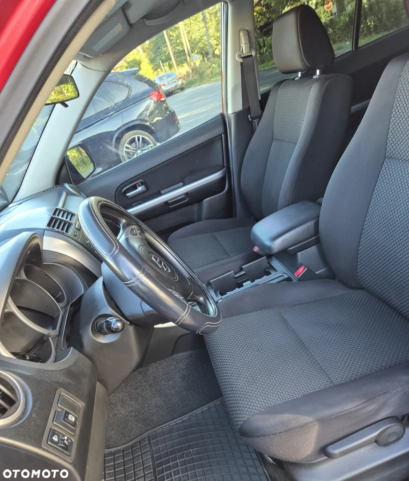 Suzuki Grand Vitara 2.4 De Luxe - 13