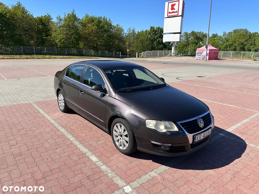 Volkswagen Passat - 2
