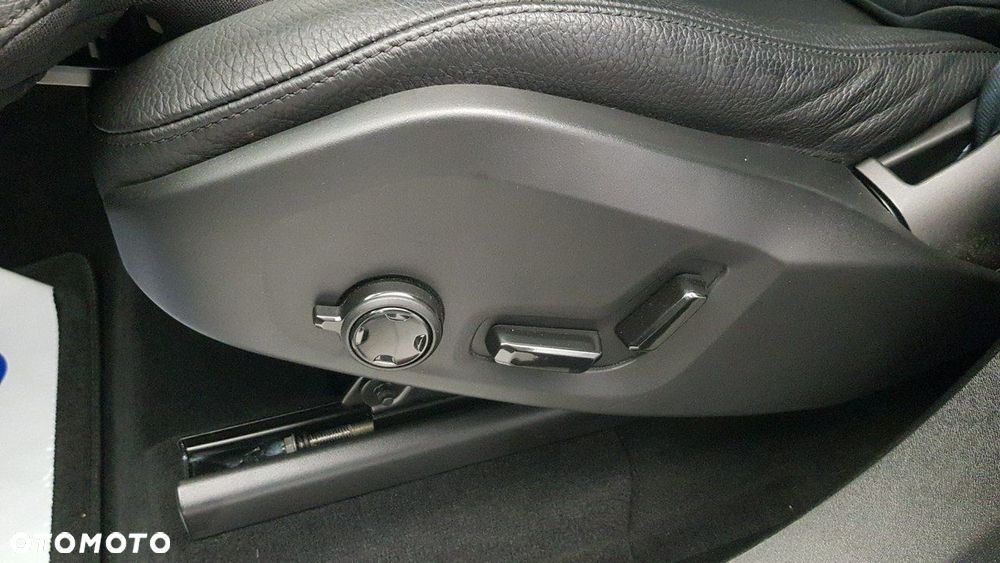 Volvo XC 90 - 25