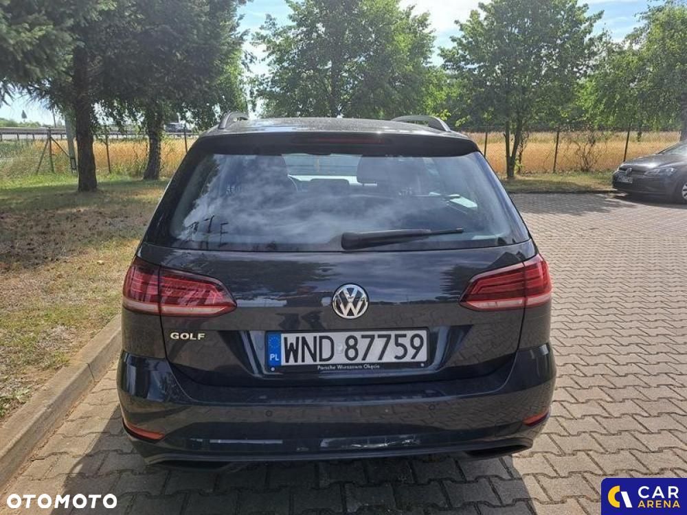 Volkswagen Golf - 6