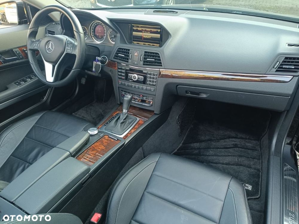 Mercedes-Benz Klasa E - 32