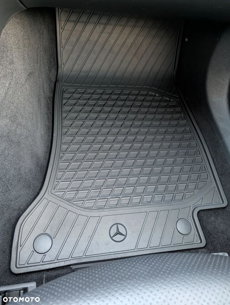 Mercedes-Benz Klasa C 200 4-Matic 9G-TRONIC - 11