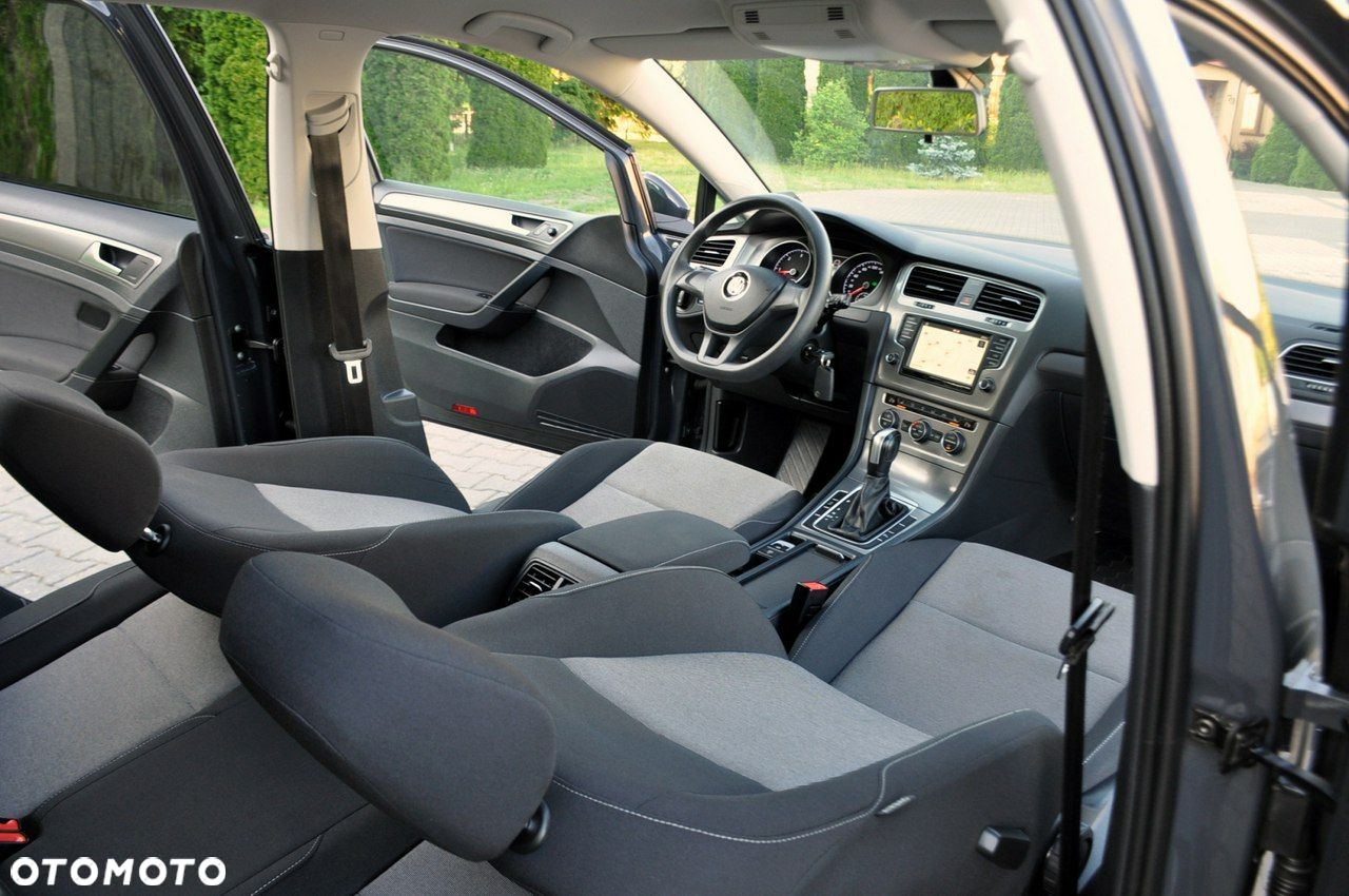 Volkswagen Golf - 23