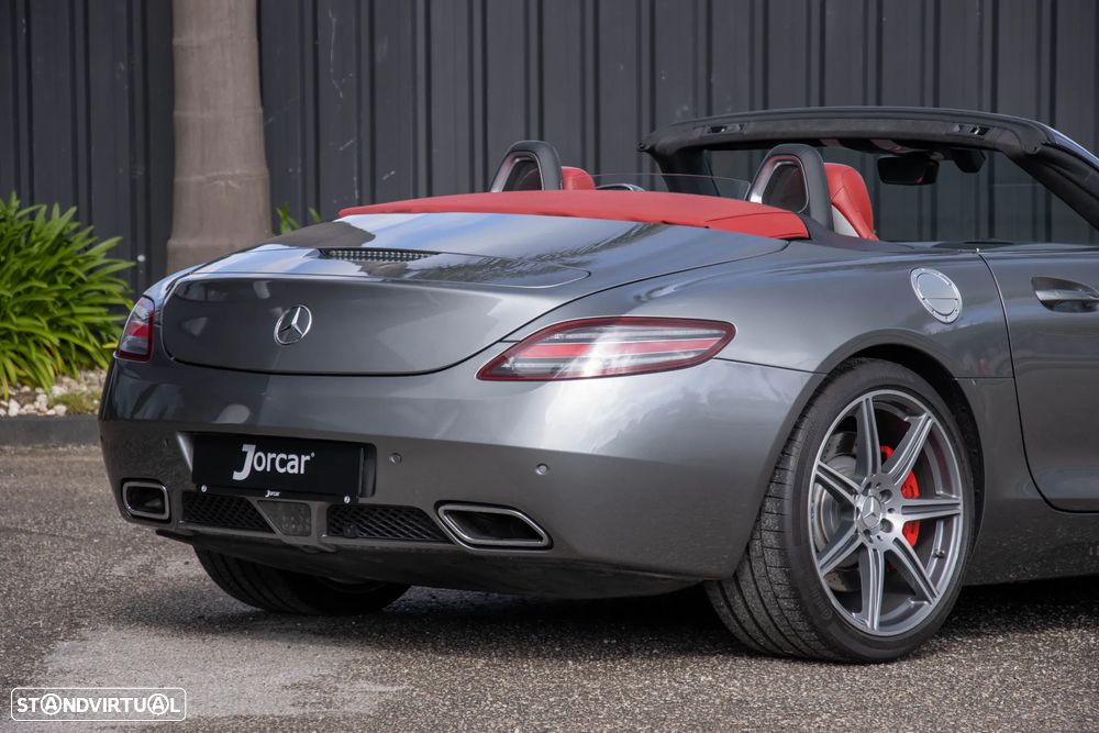 Mercedes-Benz SLS 63 AMG Roadster - 19