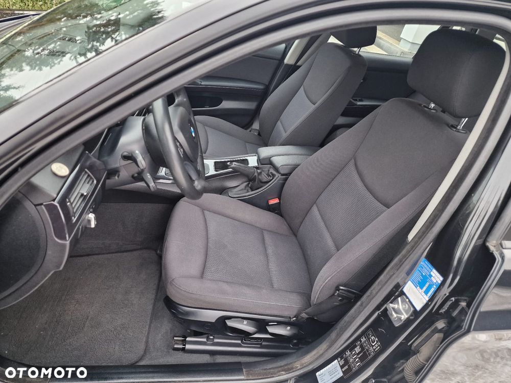 BMW Seria 3 318d DPF - 19