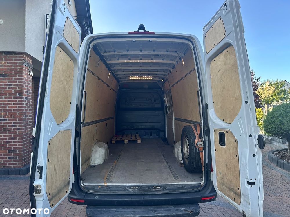 Mercedes-Benz Sprinter - 5