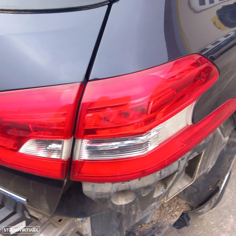 Farol de trás passageiro Peugeot 308 SW - 1