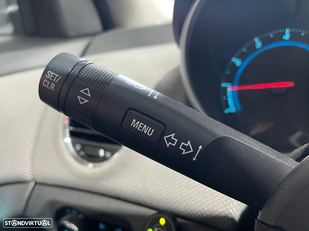 Chevrolet Cruze SW - 21