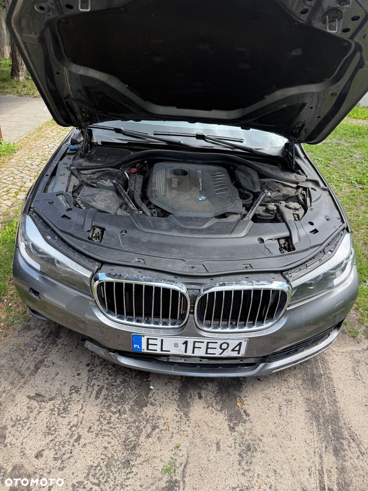 BMW Seria 7 740Li xDrive - 25