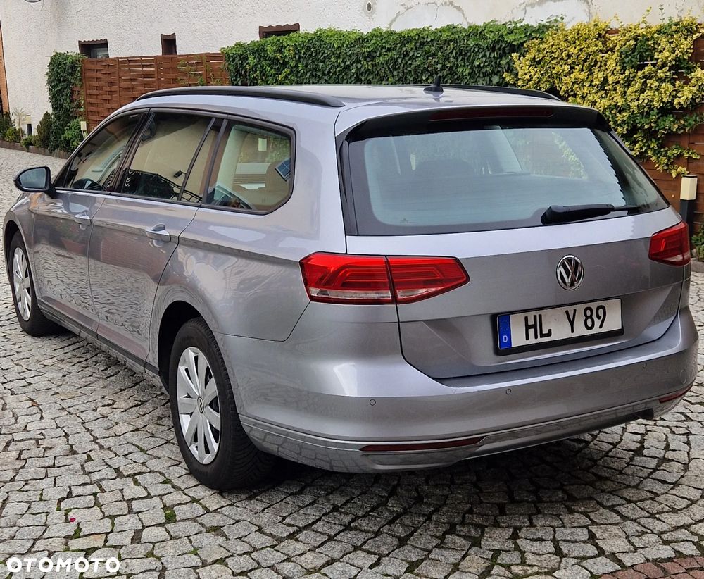 Volkswagen Passat 2.0 TDI SCR Trendline - 4