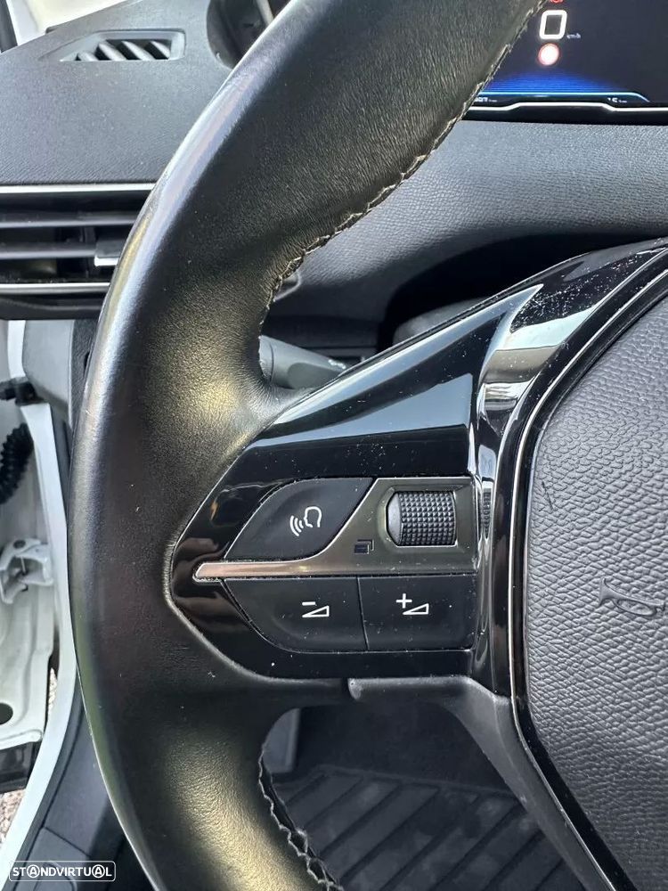 Peugeot 3008 1.2 PureTech Allure - 37