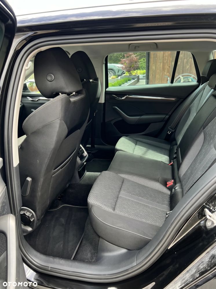 Skoda Octavia 2.0 TDI Style DSG - 5