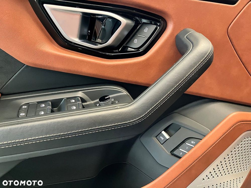 Lamborghini Urus - 8