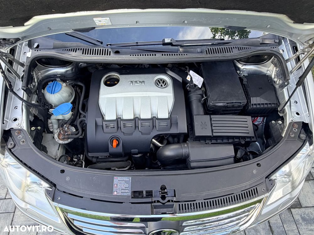 Volkswagen Touran 2.0 TDI DPF Highline - 8