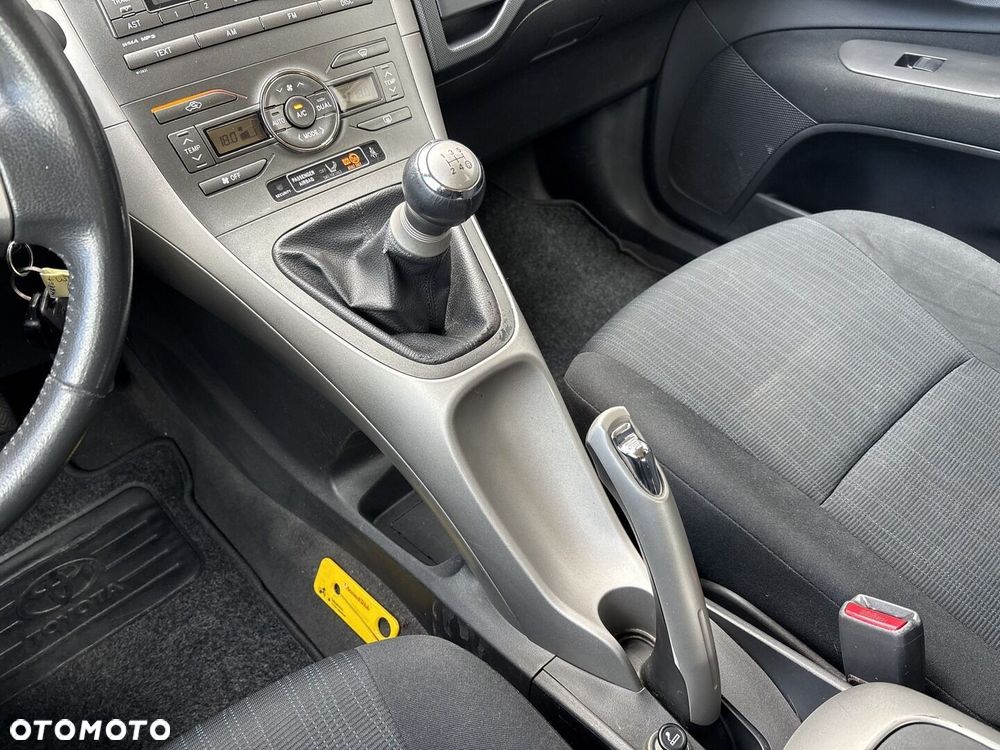 Toyota Auris 1.6 VVT-i Premium - 18