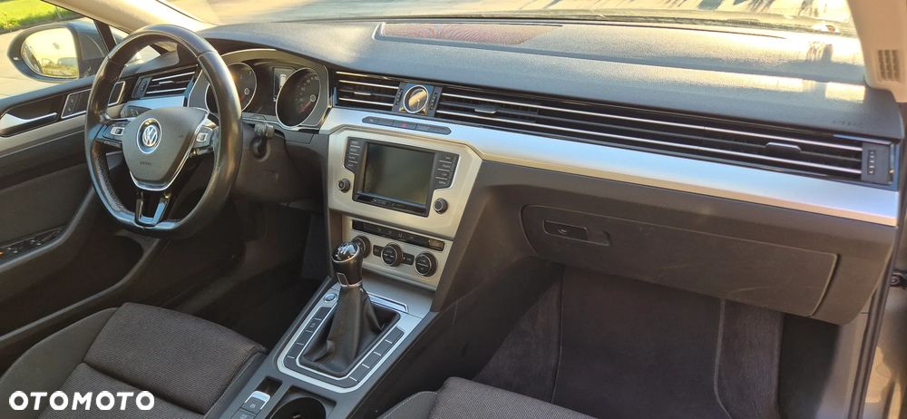Volkswagen Passat 2.0 TDI BMT Comfortline - 8