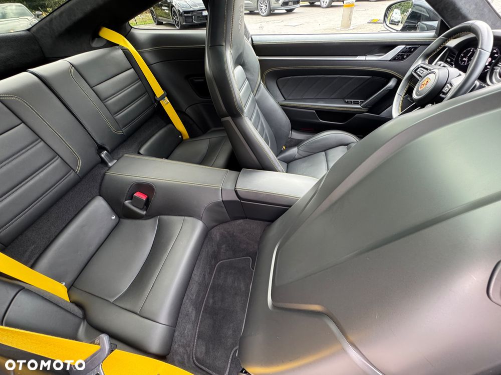 Porsche 911 Turbo S - 25