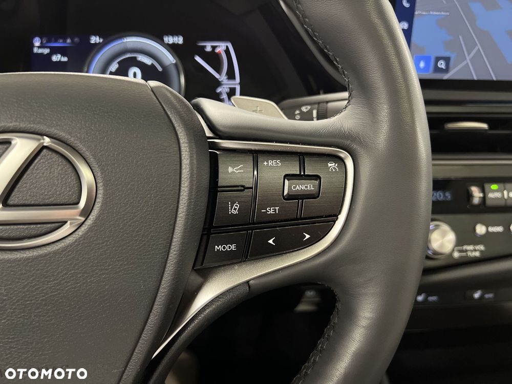 Lexus ES 300h Business Edition - 32