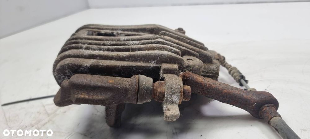 ZACISK HAMULCOWY TYŁ PRAWY CHEVROLET CORVETTE C4 LIFT - 2