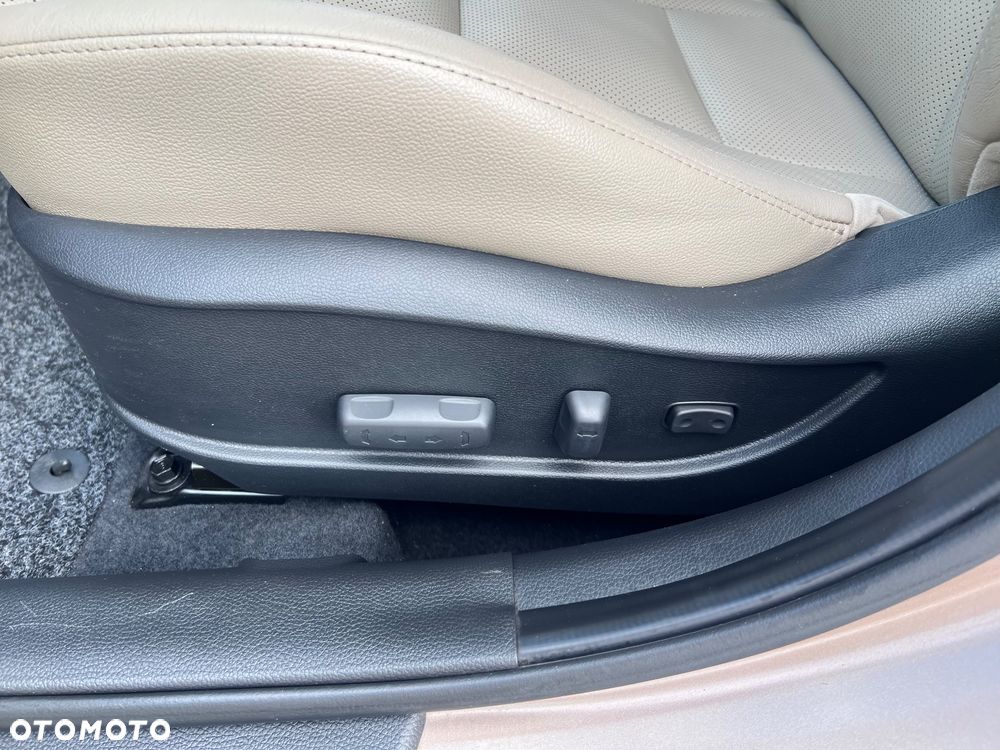 Hyundai i30 i30cw blue 1.6 CRDi Trend - 16