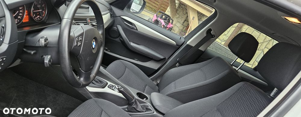 BMW X1 sDrive18d Sport Line - 27