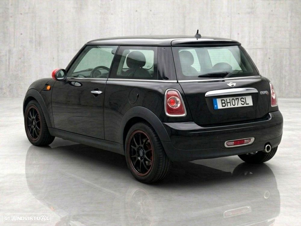MINI 3 Portas One D - 6