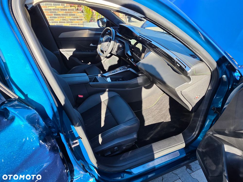 Peugeot 408 - 18
