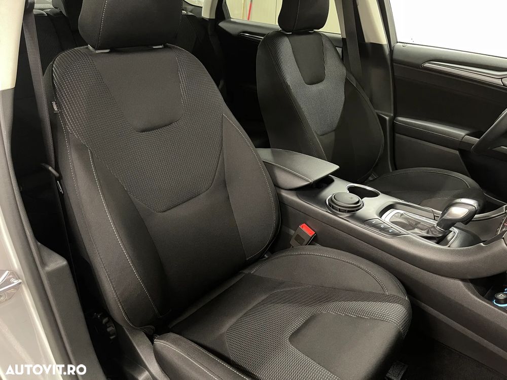 Ford Mondeo 2.0 HEV Titanium - 10