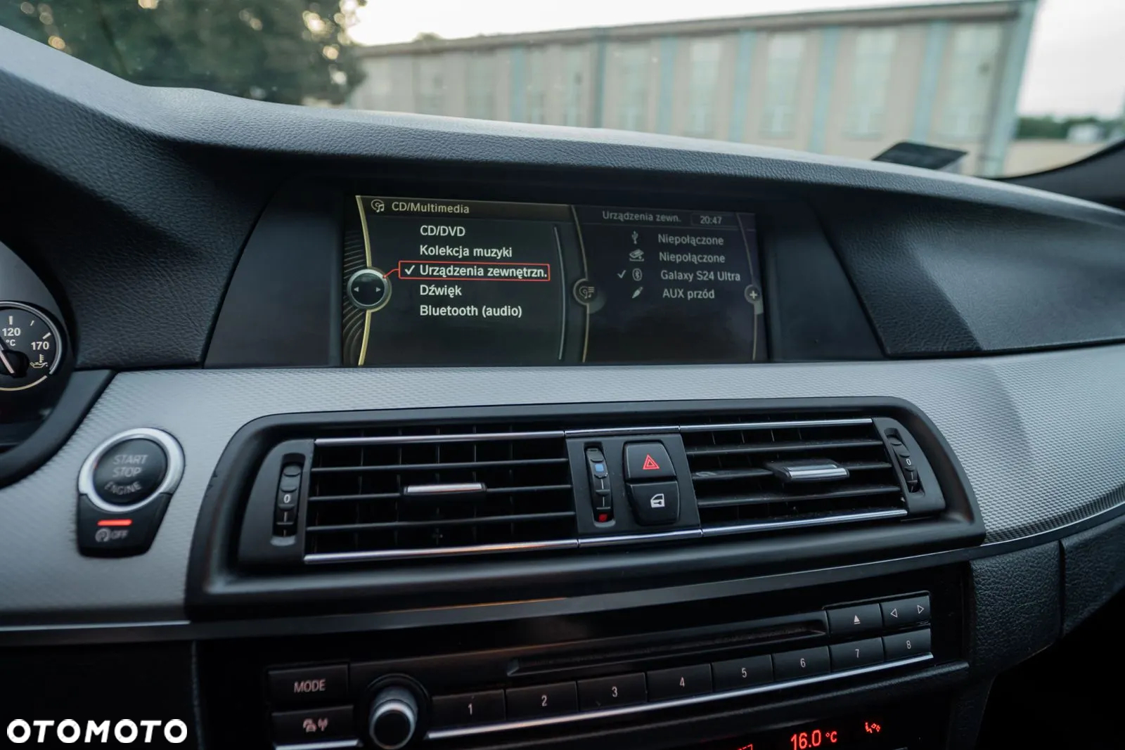 BMW Seria 5 528i xDrive - 34
