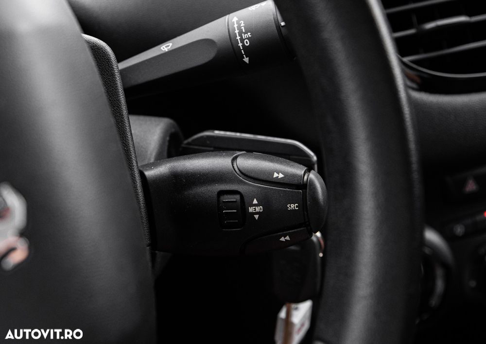 Peugeot 208 1.0 L PureTech Active - 16