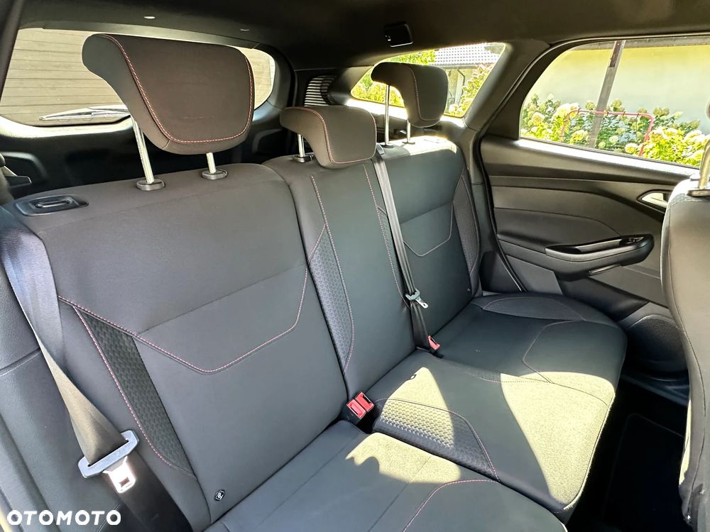 Ford Focus 1.0 EcoBoost ST-Line - 24