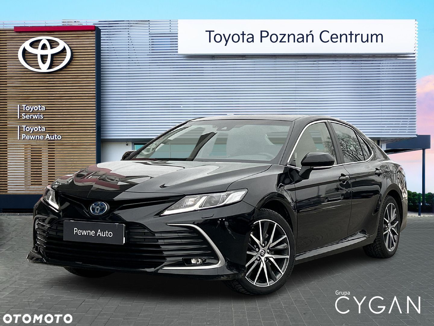 Toyota Camry - 1