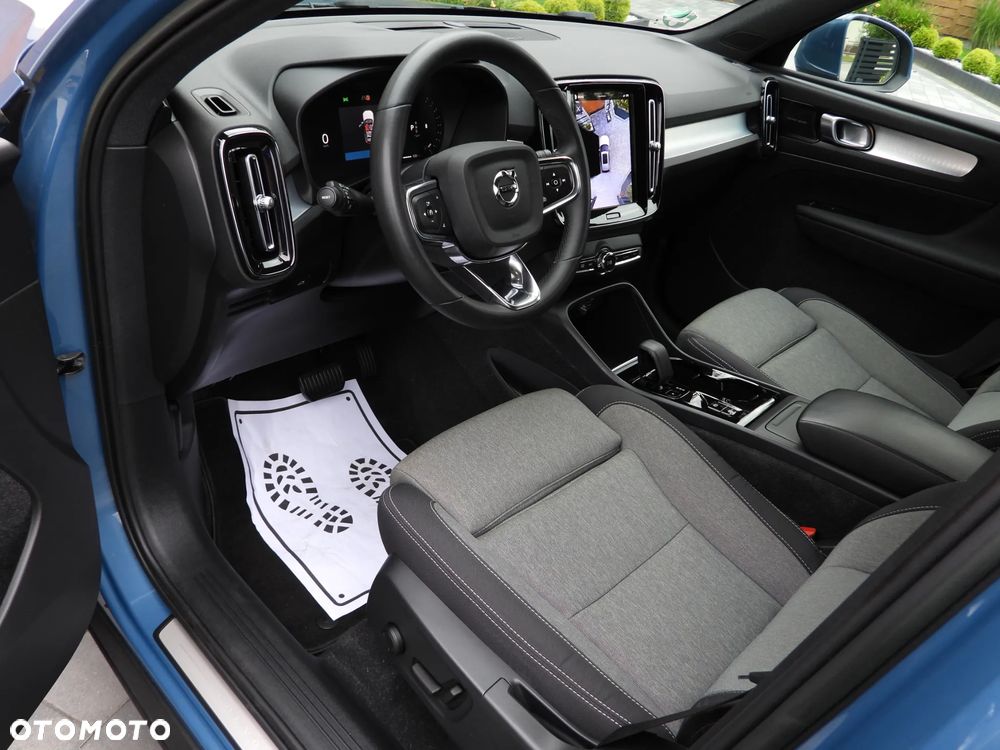 Volvo XC 40 B3 B DKG Plus Bright - 24