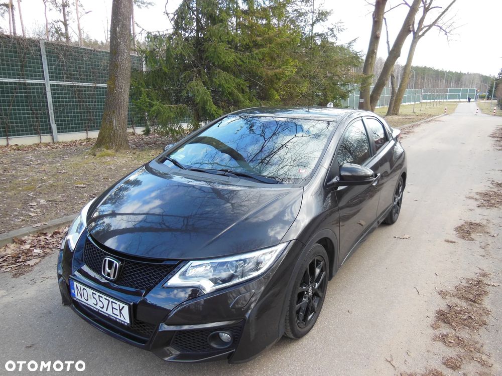 Honda Civic 1.6 i-DTEC Executive Black Edition - 4