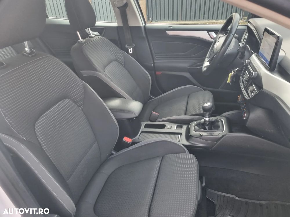 Ford Focus 1.5 EcoBlue Start-Stopp-System TITANIUM - 16