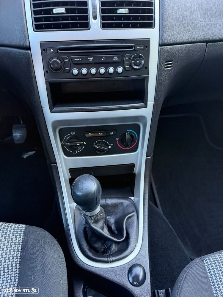 Peugeot 307 Break 1.4 16V Executive - 28