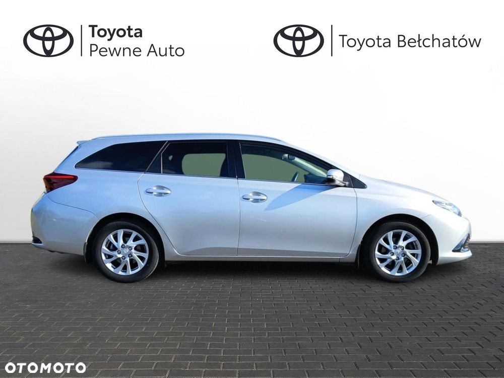 Toyota Auris 1.6 Premium Comfort - 6