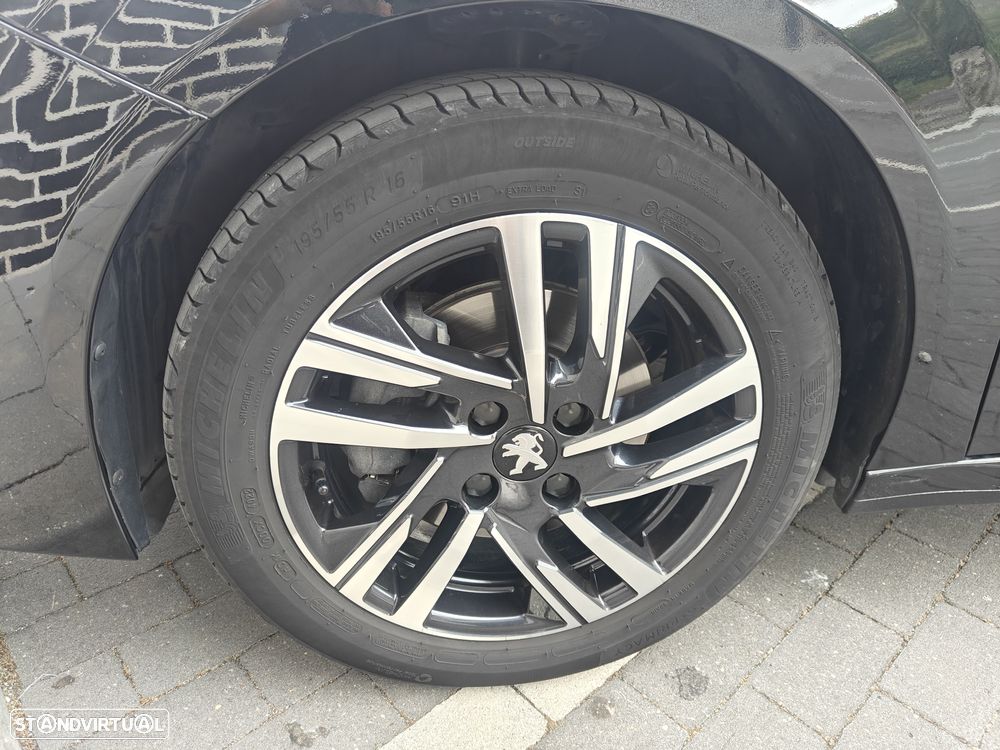 Peugeot 208 1.2 PureTech Allure Pack - 9