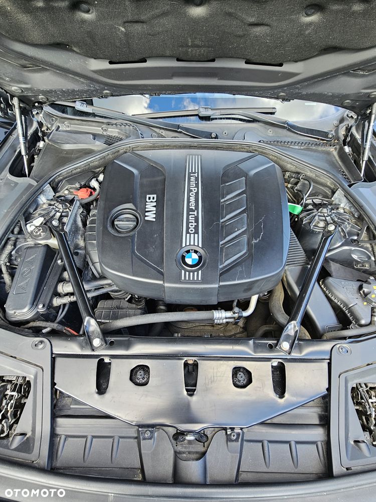 BMW Seria 5 520d xDrive - 15