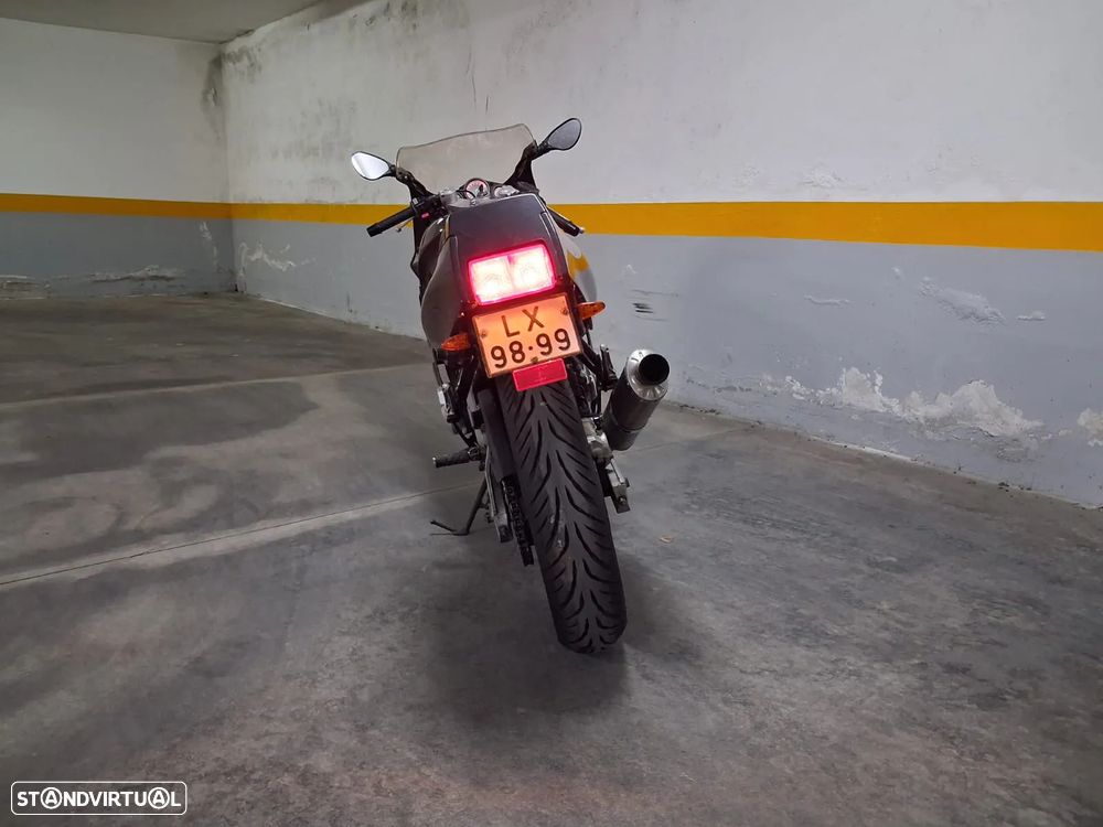 Yamaha FZR - 2