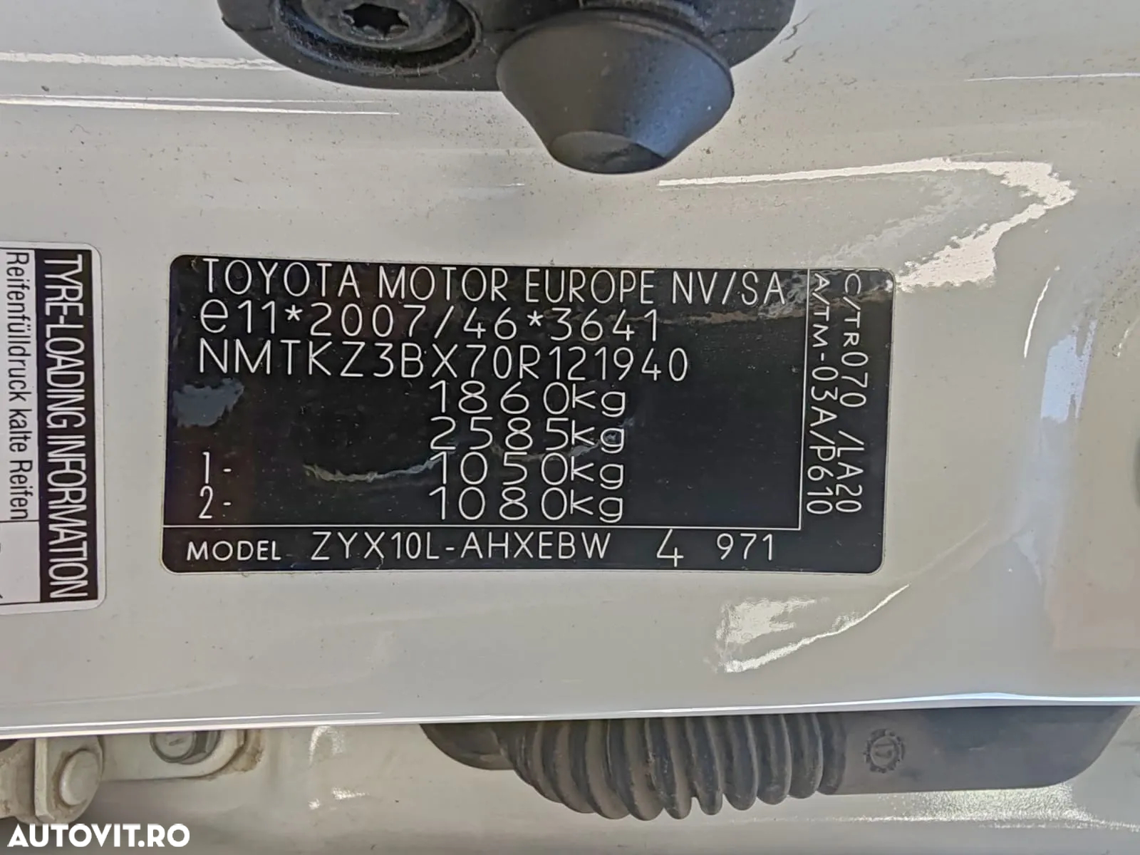 Toyota C-HR 1.8 HSD 4x2 CVT C-lassy LED - 19