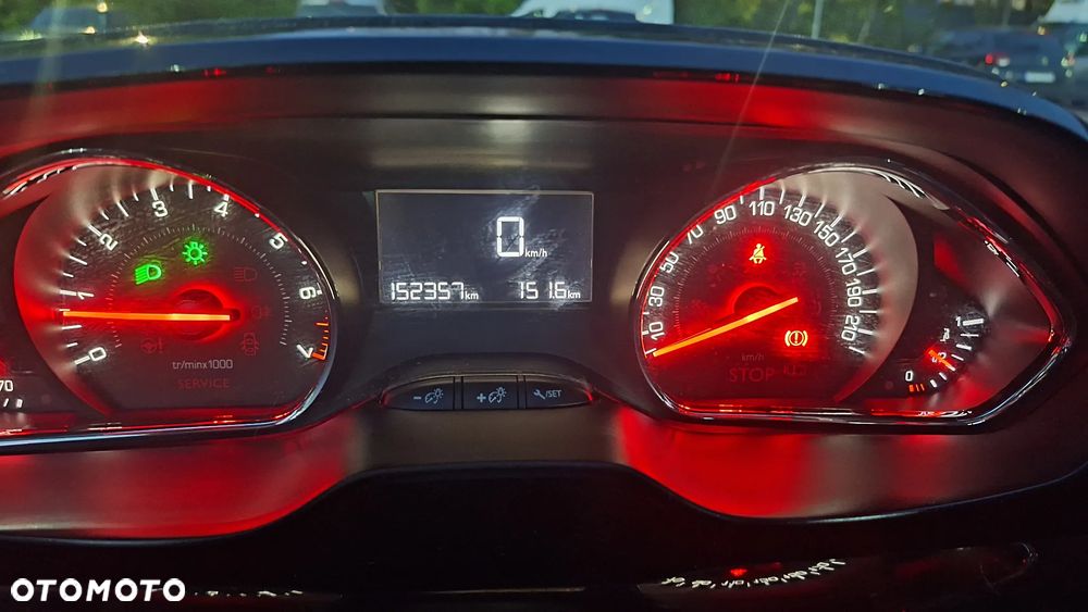 Peugeot 208 82 VTI Allure - 13
