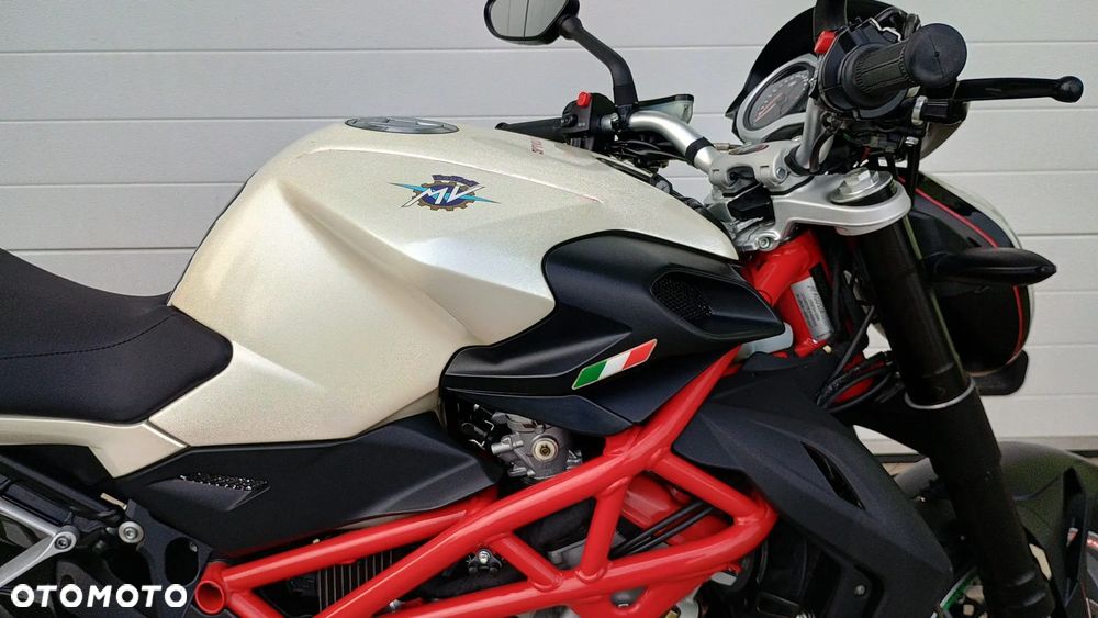 MV AGUSTA Brutale - 29