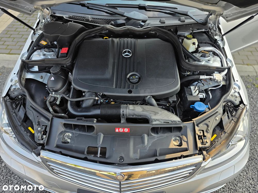 Mercedes-Benz Klasa C 220 CDI DPF (BlueEFFICIENCY) 7G-TRONIC Elegance - 33