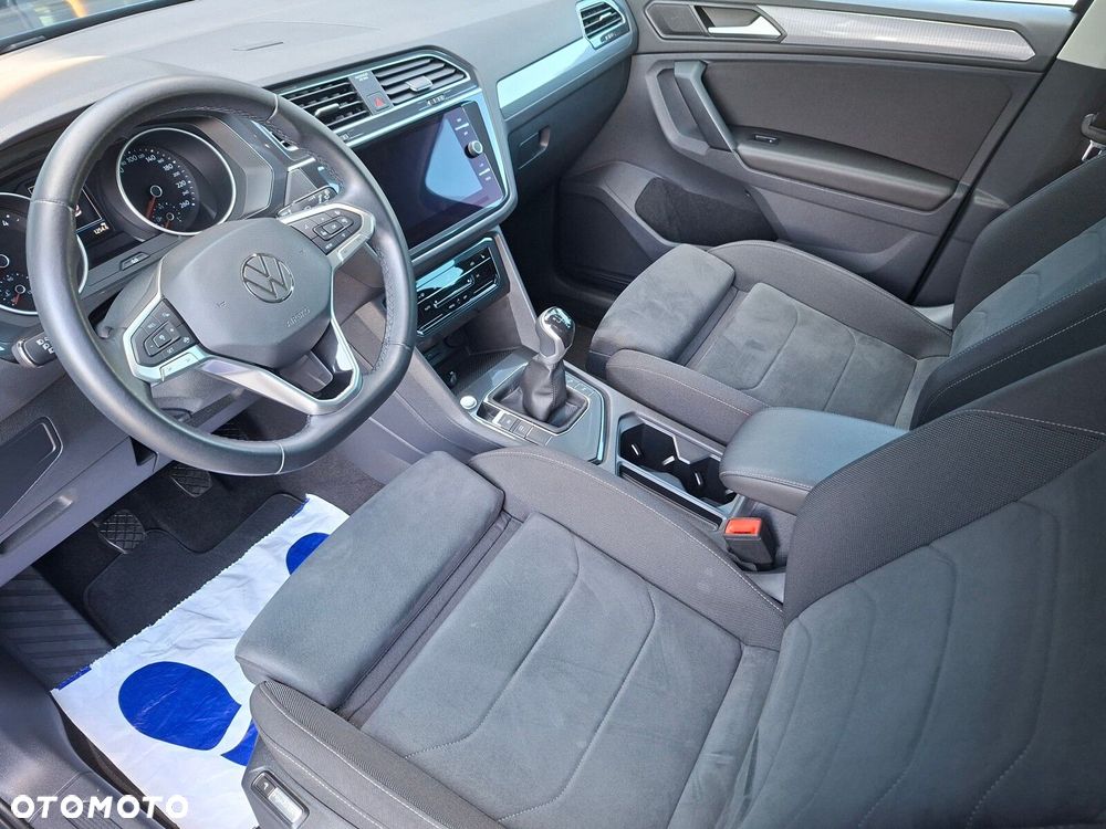 Volkswagen Tiguan - 12