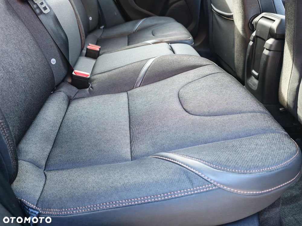 Volvo V40 T3 Drive-E Momentum - 20