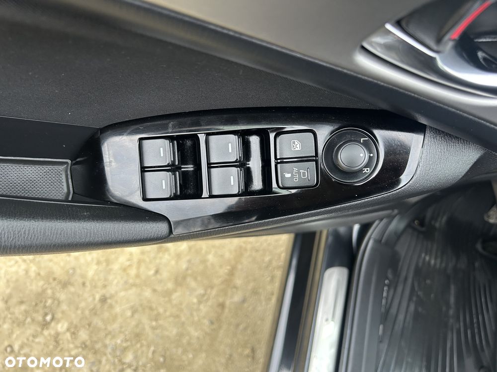 Mazda 3 SKYACTIV-G 120 KIZOKU - 25