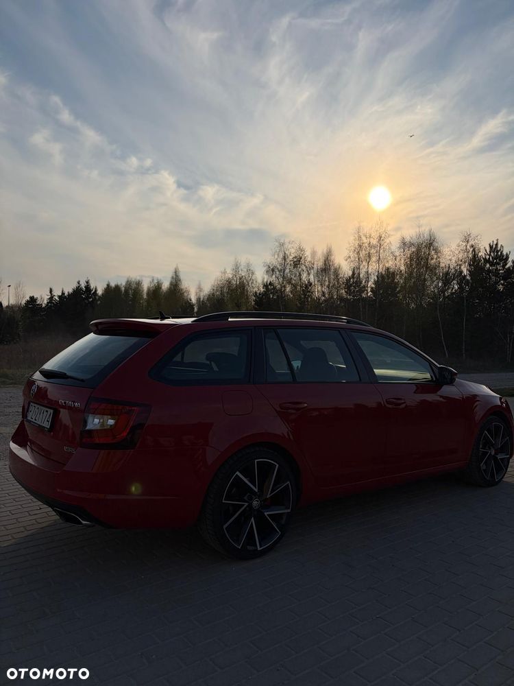 Skoda Octavia 2.0 TSI RS - 19