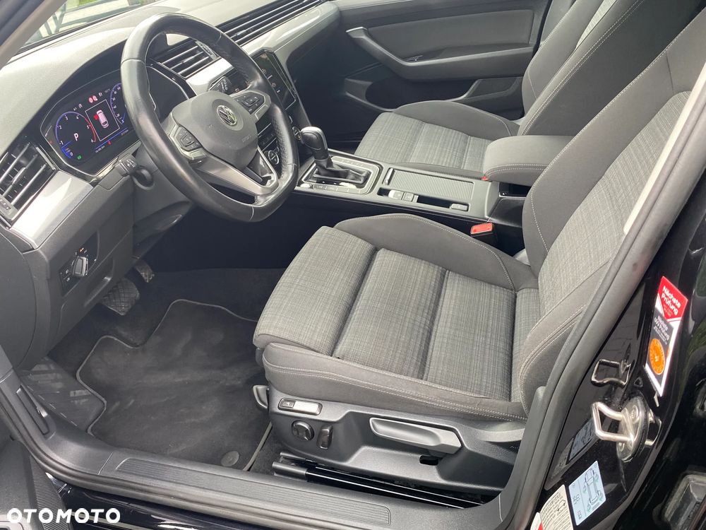 Volkswagen Passat 2.0 TDI SCR DSG Elegance - 10